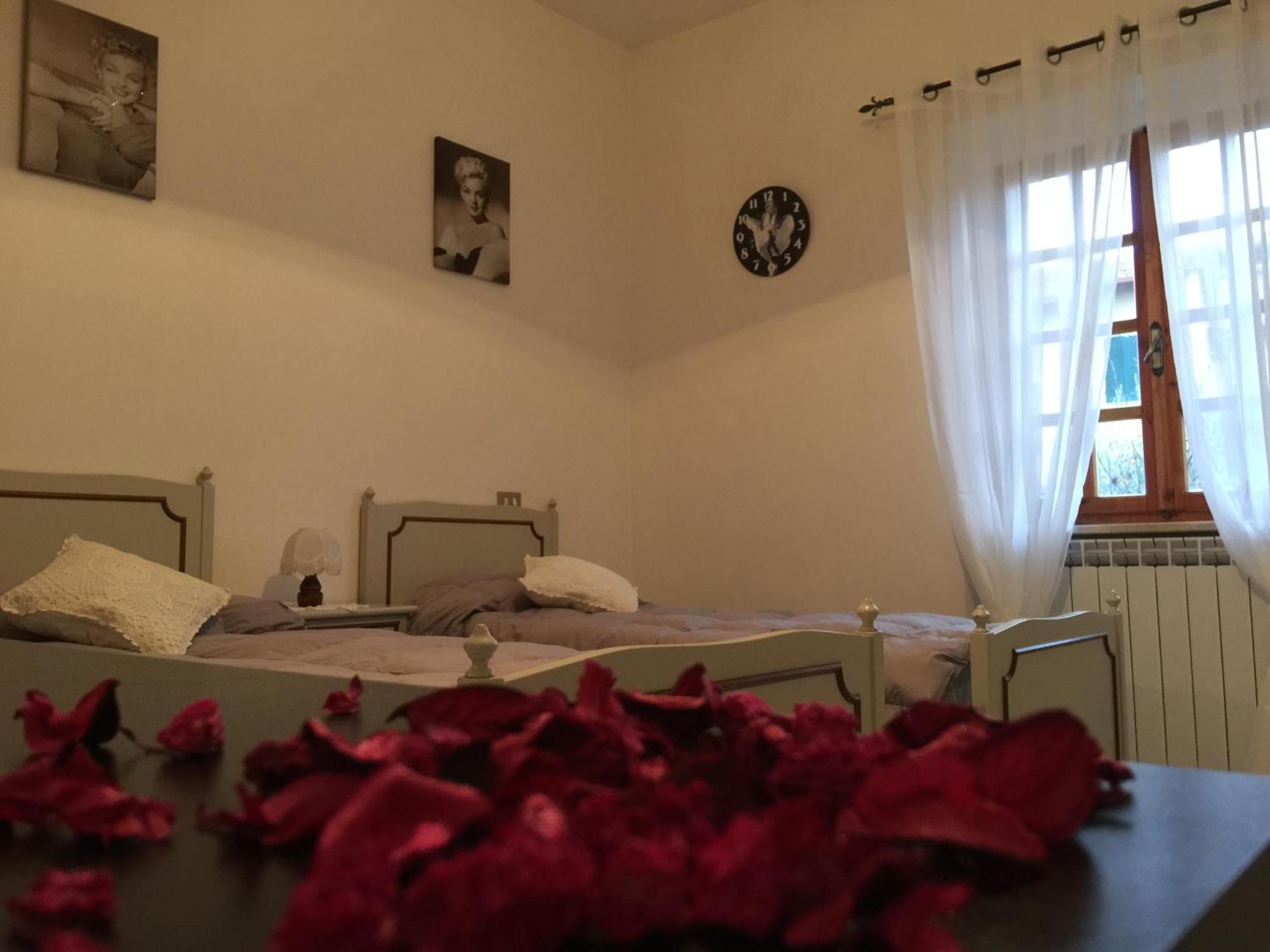 Il Porto Aparthotel Tuoro sul Trasimeno Room photo