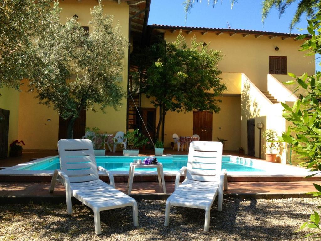 Il Porto Aparthotel Tuoro sul Trasimeno Exterior photo